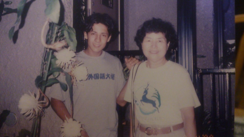 Foto del Sensei Gomez con su Okasan (madre) japonesa, durante su estadía de Homestay en Japon.